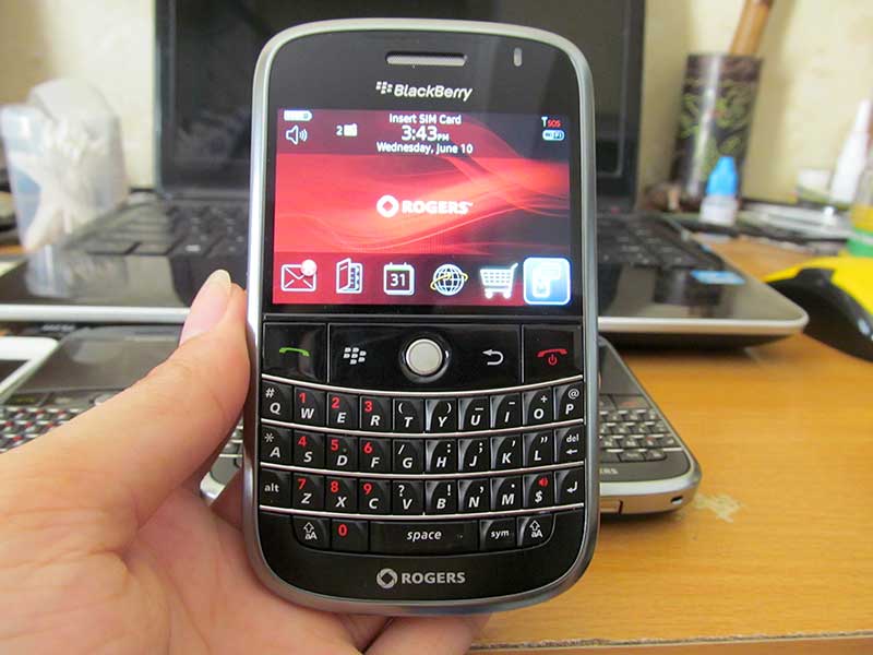 dien-thoai-blackberry-9000